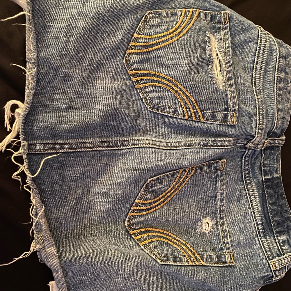 Cute Hollister skirt!